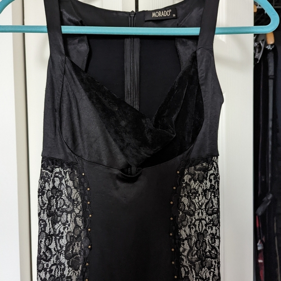 Lace dress - Picture 8 of 11